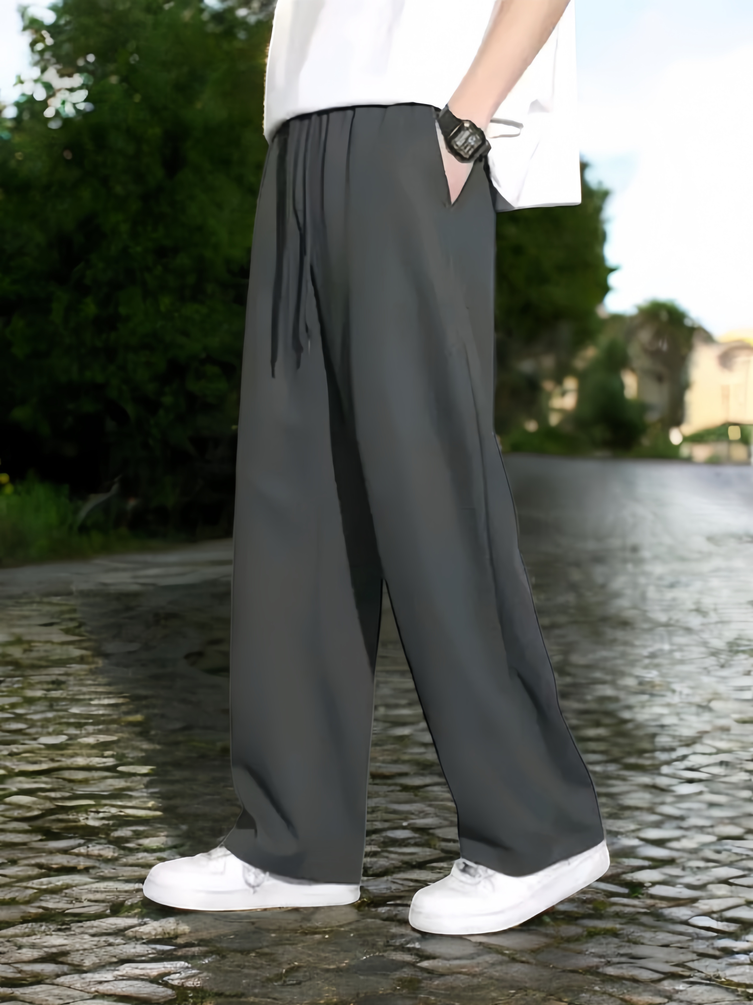 Stay comfy, stay stylish! ✨ Jogger baggy Korean style, ready buat nemenin aktivitasmu seharian! 👟🔥 #JoggerBaggy #LoosePants #KoreanStyle #TrainingPants #HighwaistPants #CelanaUnisex #CelanaFleece #CelanaSantai #Streetwear #KoreanLook #CelanaPriaWanita #JoggerKorean #OOTD #OutfitKorean #CelanaPremium #Promomurah #Lewatberanda #Fyp