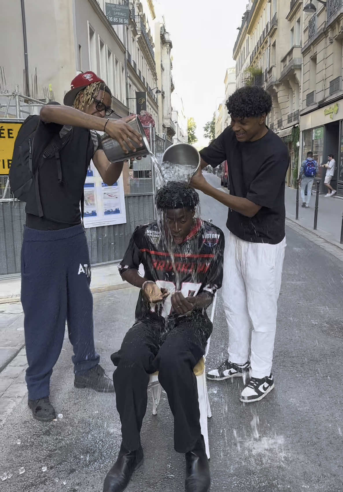 J’ai été nominé par Davidson pour faire le Ice bucket challenge 😭 @@iam_jonasss@@Juancito@@LATINO##trend##icebucketchallenge