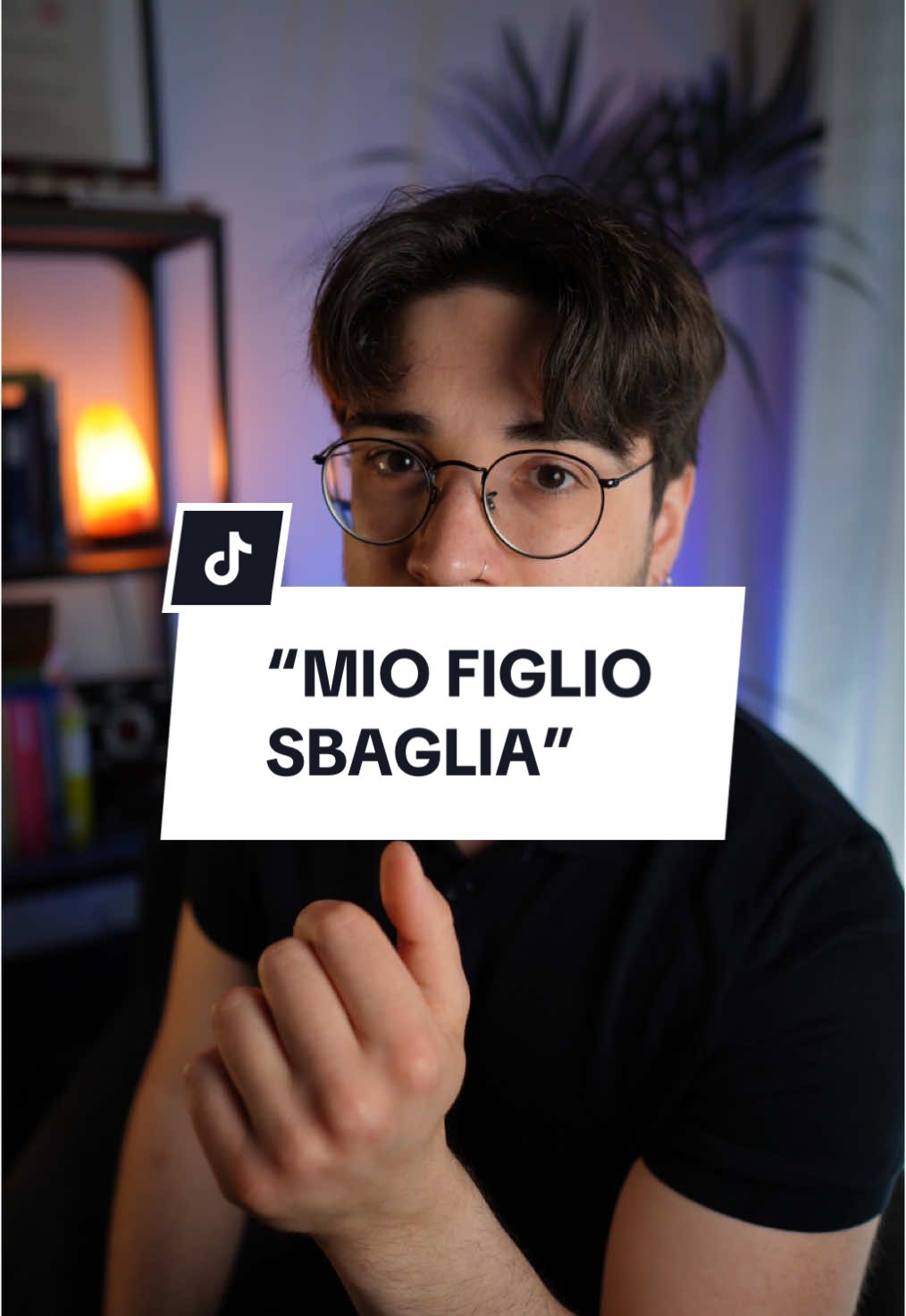 Un buon genitore, secondo te, cos’è davvero? Te lo dico con il cuore, senza pensarci troppo: non è chi evita ogni caduta. È chi resta. Quando serve. Non perfetto. Ma presente. Sufficientemente buono. Imperfetto. Umano. E proprio per questo… prezioso. 💙 #psicologia #creacitapersonale #genitoriefigli #adolescenti 