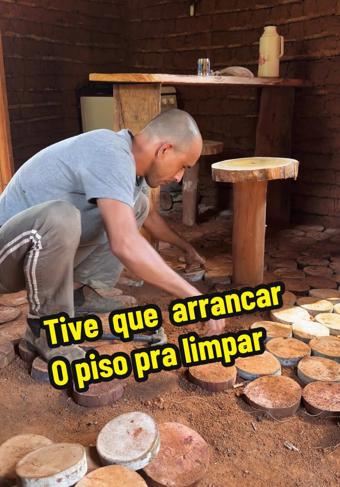 Tive que arrancar o piso de madeira #viral #viralditiktok #interior #viralvideoss #simplicidade 