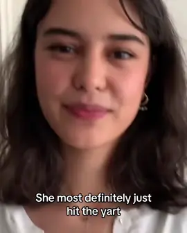 I love her smile it’s what makes her stand out #fyp #relatable #realatable #wlw #courtneyeaton #lottiematthews #yellowjackets 