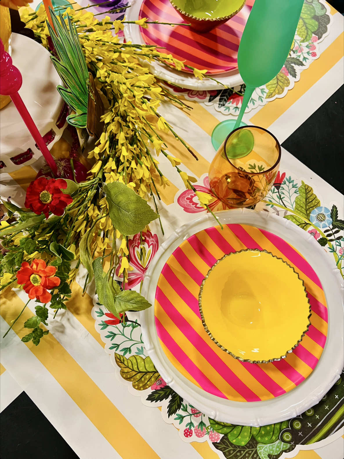 Tacos, margaritas, and a table to match! 🌮🍹 Celebrate Cinco de Mayo in style with festive finds from Miss Cayce’s.