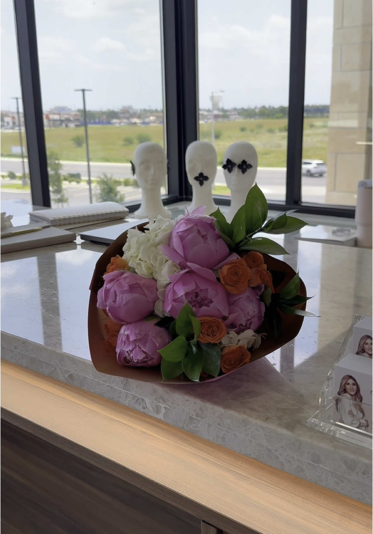 It’s peony season and you know I had to stop by @southernrootsflowermarket to grab some of the prettiest bouquets for all the girls at the office! 💐💗 A little floral love to brighten everyone’s day 🌸✨ Support your local flower babes — they never miss! 💕 #PeonySeason #FlowerRun #BossBabeMoments #SouthernRootsFlowerMarket #OfficeVibes #FreshBlooms #GirlBossEnergy