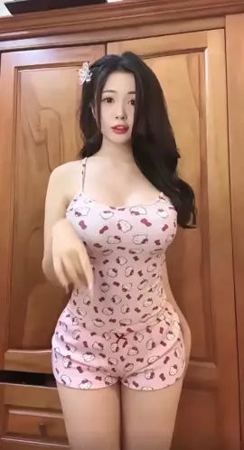 Hông chịu thì thôi e thích ăn cà lem❤️[IG:quynhxinh_24]#quynhxinh242 #tiktokdance #xuhuong 