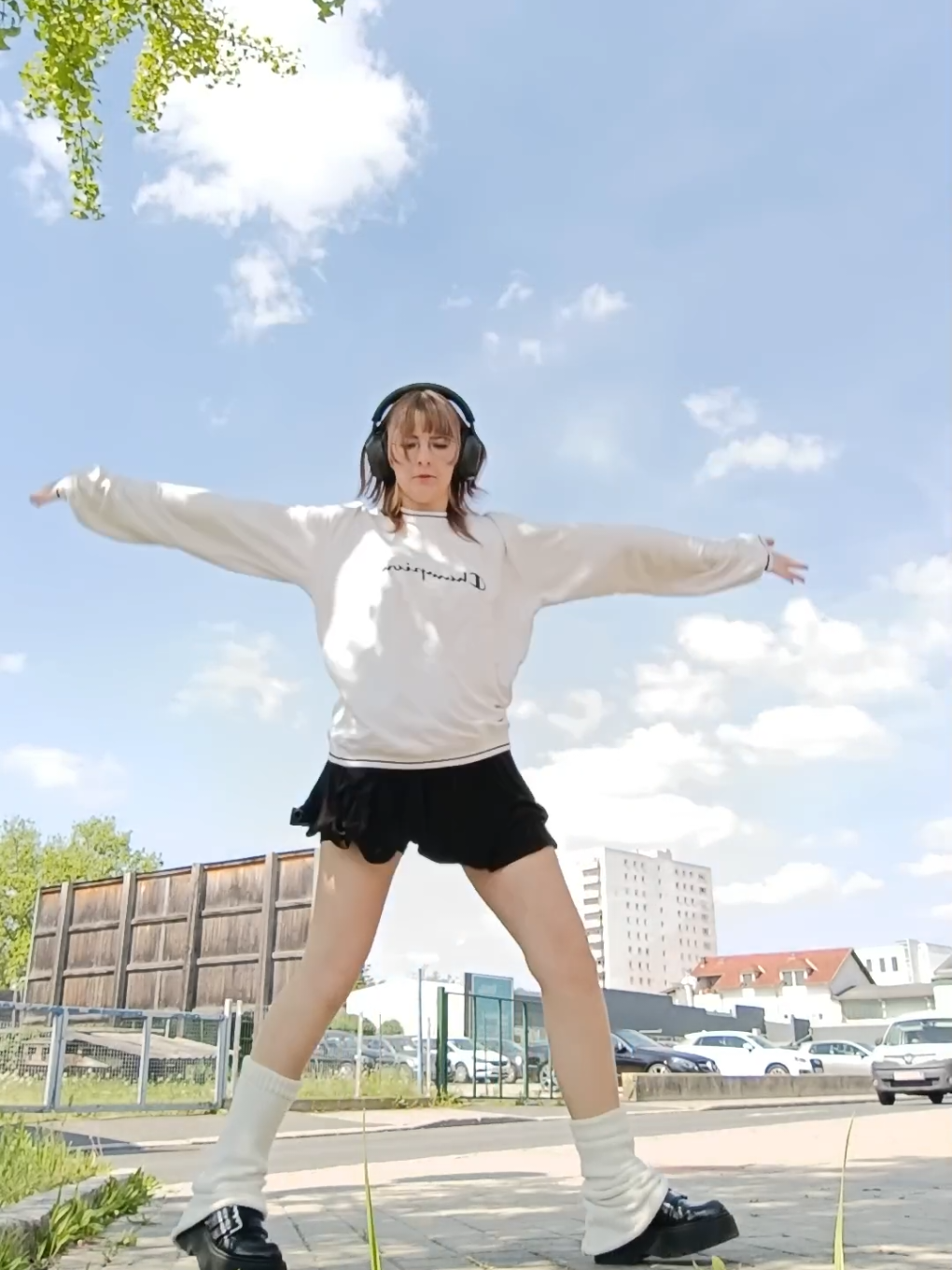 МОЙ ОДНОКЛАССНИК УВИДЕЛ КАК Я ТАНЦУЮ.... УДАЛЯЮ ТИКТОК😭😭😭😭 #рекомендации #pov #kontonboogie 