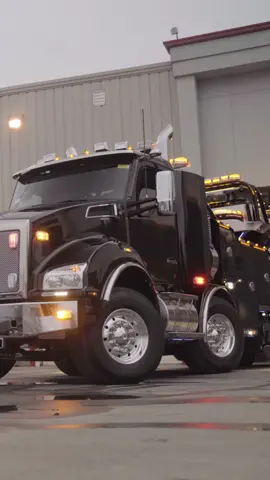 It may be old, but it still runs the town. Who remembers this beast? . . #Zipsawdirect #Kenworth #Trucking #Tow #Towing #Recovery #Rotator #Rigging #Heavyduty #Tiktok #Fyp