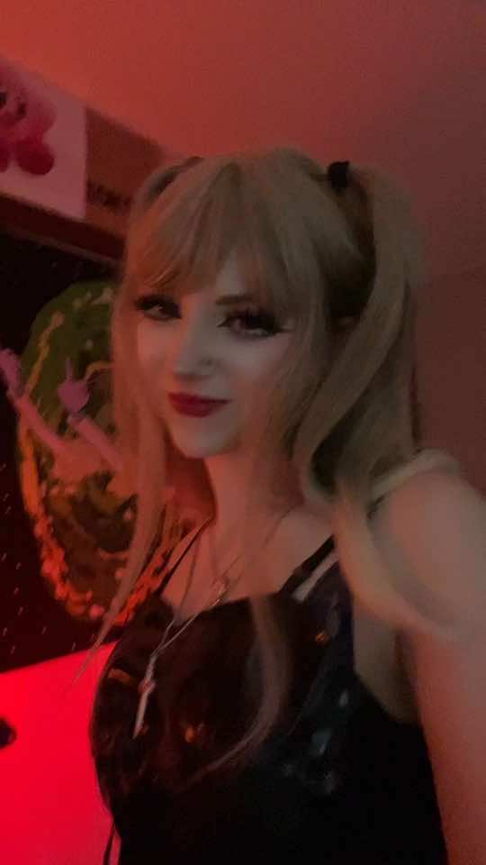 patiently waiting for 2020 cosplays to make a comeback 🐜😡