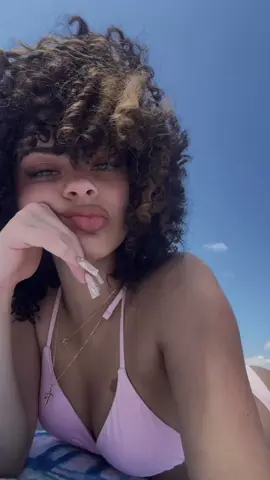 do yk what i could do for u girl 🤔 #fyp #CapCut #lightskin #curlyhair #foryou #foryoupage #foryoupage #viral 