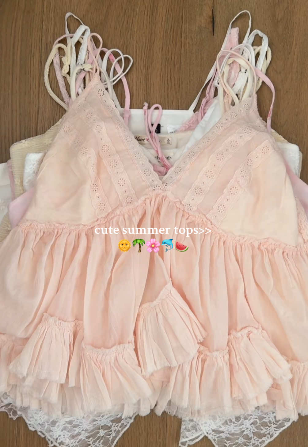 my favorite summer tops🌞🌴🌸🐬🍉 #Summer #inspo #summertops #summertime #summervibes #summerlooks #tops #spring #cutesummeroutfits #cutesummertops #fashioninspo #hollister #usa #california #losangeles #hm #pacsun 