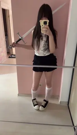 >.< #fyp #wlw #lylou #makeup #lylousteiner #pourtoi #lylou #lpbl #fan2lylou #alt #egirl #humour #noface #cutegore #cla 