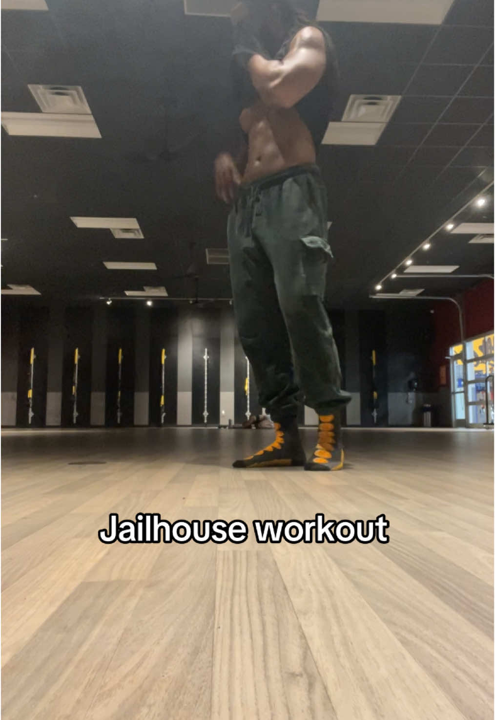 No equipment necessary, just a strong mental #fy #fyp #motivation #workout #inspiration #calisthenics #weightloss #bodybuilding 