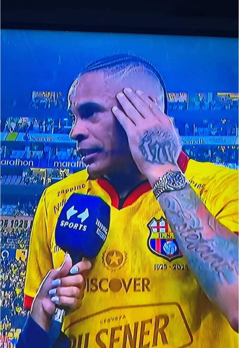 ¿ Cuál es el golpe más recuerda Jonathan Alves con Barcelona? A las coquetas papá jajaja #barcelonasportingclub #barcelona #bsc #ecuador #barcelonascecuador #barcelonascoficial #barcelonasc #futbolecuador🇪🇨 #barcelonasc2025 #nochecentenario 