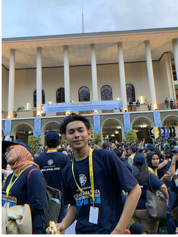 dulu gatau bisa jadi mahasiswanya atau ngga, skrng udh KKN aja🥹  #creatorsearchinsights #CapCut #ugm #maba #camaba #mahasiswa #jjptn #utbk #snbp #snbt #ugmjogja #utbk2025 #snbt2025 #ptn #gamada #rajaugm #rajaraturahasia #kkn #kknugm 