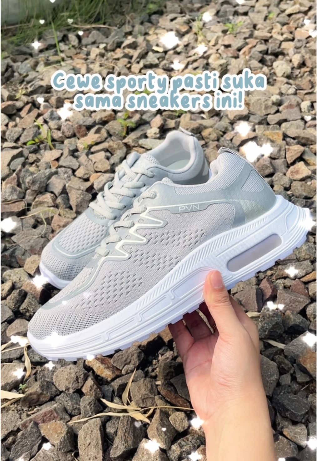 Keren banget kan bestiee warna greynyaa #pvn #fyp #pvnshoes #trending #sepatuwanita #sepatuolahraga #olahraga #pvnjinyoung 