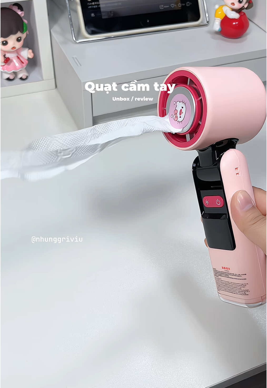 Quạt cầm tay đa chức năng rất phù hợp cho các hoạt động ngoài trời, đi học, đi làm,.. siu thích luôn 🥰🍎🌼🍒🌱🎀#quatcamtay #quatcosolanh #quatcamtaymini #quatdeoco #youpikchallenge #TIKTOK 