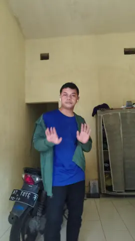 libur olah raga dulu lah🤣jgn d bully ya..g bs dance saya🤣 #trendingsong #trendingsound #monalisa #fypage #dance 