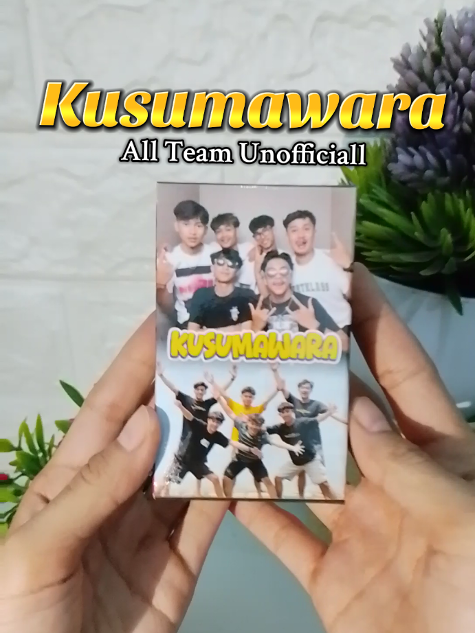 WOWWW KOLEKSI TERBARU NIH GUYSS😍 #kusumawara #kusumawaraofficial #photocard #photocardcollection #faisal #kusumawaralovers👹 #fyp 
