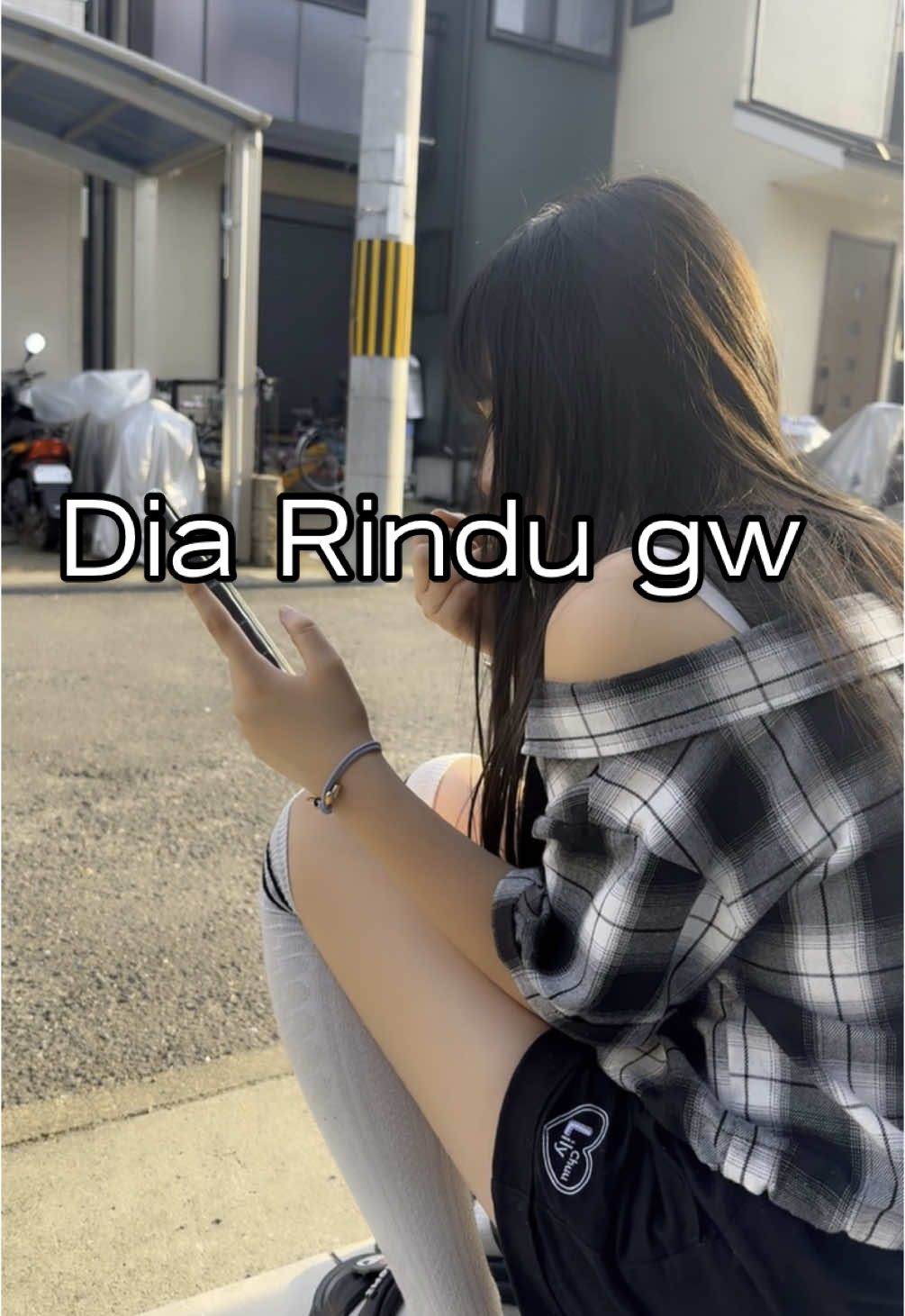 Wkkwkwkkw d cariin terooss kalo gk nongol sehari 