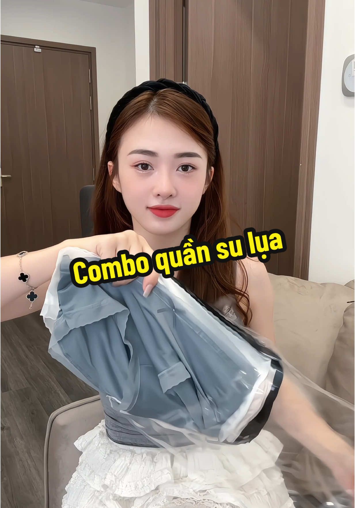 E lại tìm được combo quần chip su mới 😍 #landaulamvo #mebim 