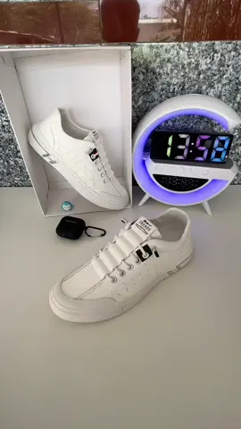 Giày sneaker nam cao cấp #giaynam #giaydanam #giaydanamcaocap #giaynamdabo #giaysneakernam #giaynamdep #xuhuong #foryou #vairal #trending #fyp 