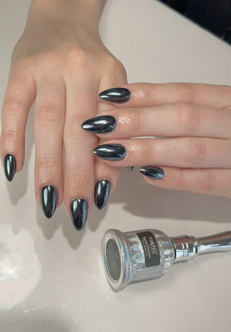 Nailsbymimi15✨✨✨✨✨✨✨💓Hang produc                             💓Base chrome                               💓Chrome collection 01 Whire Pearl 💓Use code MIMIQ for your discount at ⬇️ https://www.hangnailproduct.com/?ref=MimiQ95 #nailsinspo #nailsoftiktok #nailsartvideos #nailsalon #nailsupply #aznailtech #aznails #aznails #chandler #mesa #tempe #gilbert #maricopa #nailinspo #nailsinspiration #aznail #nailsideas #chromenail #almondnails #shortnail@hangnailproduct @hangpure_1 