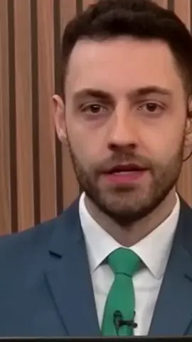 🚨 CENSURA AO VIVO? O advogado de #Bolsonaro foi interrompido e censurado na Jovem Pan durante uma entrevista polêmica!  😳 Estão tentando controlar o que pode ou não ser dito? 🧠📵 Assista o corte completo e tire suas próprias conclusões! 📲 Curte, comenta e segue @megacorteclip para mais cortes impactantes e sem censura! #megacorteclip #bolsonaro #jovempan #censura #liberdadedeexpressao #advogado #entrevista #politicabrasileira #cortes #fyp #paratiii #noticiadodia #viral #tiktokbrasil #polêmica #liberdadedeimprensa #cortedepodcast #direitaconservadora #bolsonaristas #brasil