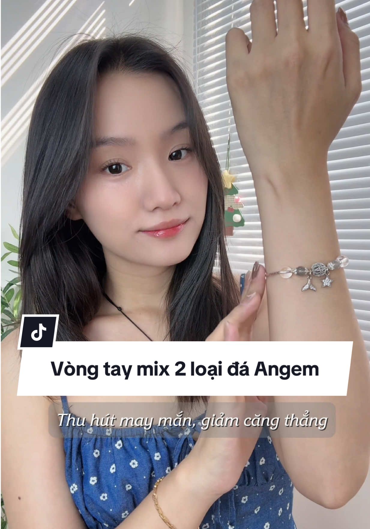 Thạch anh trắng mang lại may mắn, tích cực và còn giảm xì chét nữa á ✨ #hoangaanh #hgaanh #review  #ANGEM #datunhien #vongtay #phongthuy #NangLuongTichCuc #viral #fyp 