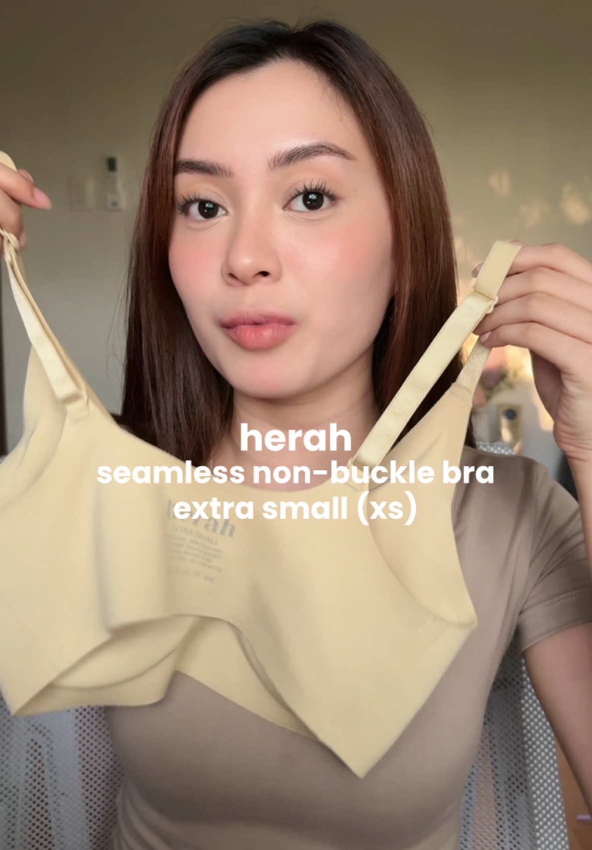 @herah moves with me like a second skin it’s undetectable and comfortable, an undergarment  essential that keeps up with the heat!✨🫶🏻 #sayherah #herah #seamless #petiteph #summerwithherah #budolfinds 