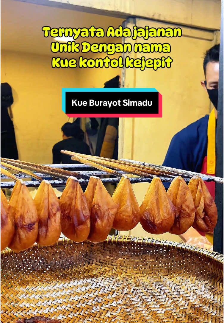 Unik banget ya nama kue nya. #burayotsimadu #unik #kue #jajananviral #kulineran 
