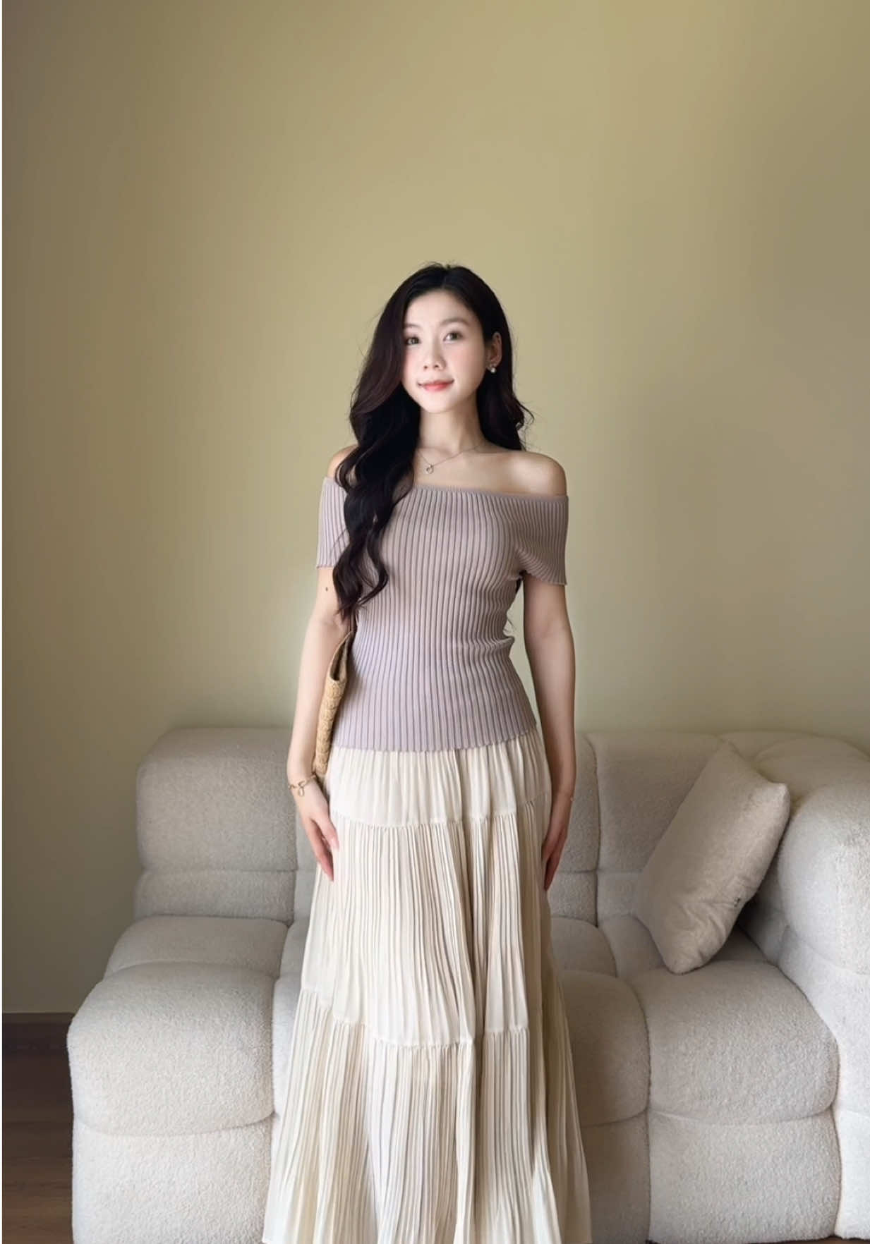 Đã tìm ra chiếc váy vibe nữ tính mà anh trai nào cũng thích 🤓 #summeroutfits #outfitideas #outfitdibien #dibienmacgi #xuhuong 