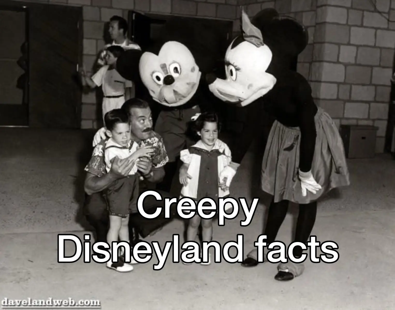 #creepyfacts #disney #disneyland #horrorstories #horror #horrortok 