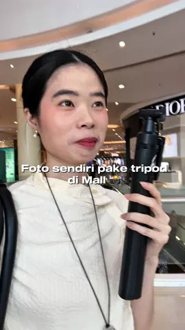 pertama kali foto pake tripod sendirian di mall 🙂📸 instalasi-nya ada sampe tanggal 17 mei yaa 🏃‍♀️💨 