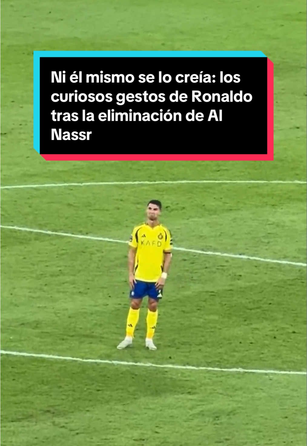 ⚽️El conjunto de Medio Oriente decepcionó y perdió 3 a 2 frente al Kawasaki de Japón y se despidió de la competición internacional 👉Una eliminación que le dejó totalmente frustrado. En las imágenes se le ve totalmente incrédulo por fallar un gol en los últimos minutos #Ronaldo #ChampionsLeagueasia #AlNassr #fútbol #gestos 