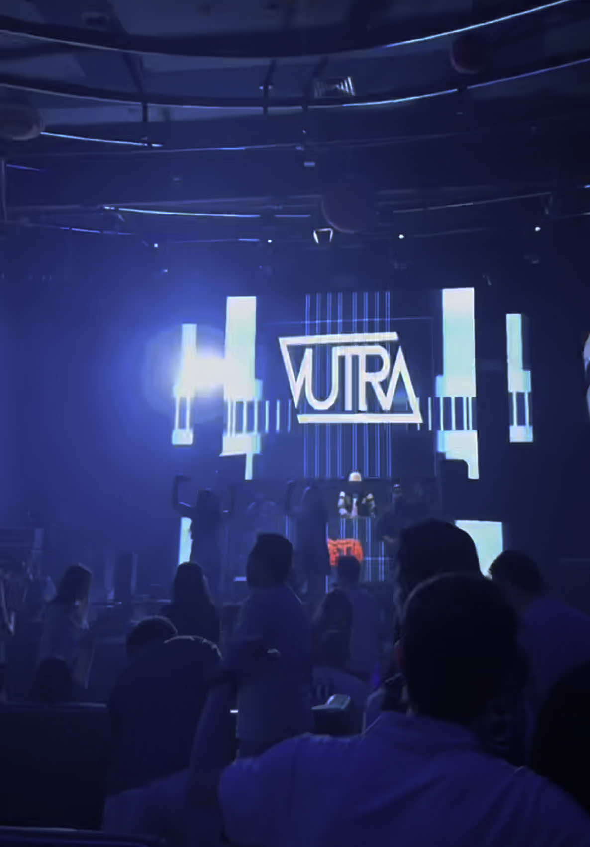 [AfterMovie] Live at Space by Orbit, Semarang. First time spinnin at Semarang, So Hype and Glance ! So fire 🔥🔥🔥 im happy meets all sister and brother out there, getting rave so magically, hope would be spinnin back on next event. Thanks for hosting, hospitality, great services and fantastic managing from @SpaceByOrbit . See you next event guys. Thank you so much 😎😎😎🙏🏻🙏🏻🙏🏻🔥🔥🔥 #stadiumbreaks #progressive #stadium2025 #spacebyorbitsemarang #djevents #semarang #tour 