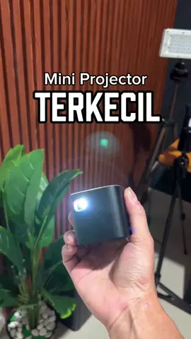 Mini projector terkecil!! #miniprojector #projectorscreen #projector #dlpprojector #smartprojector 