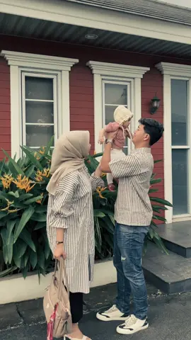 spill ootd disini yaaa 🫶🏻🛒 #fyp#masyaallahtabarakkallah#couple#OOTD#jjcapcut#keluarga 