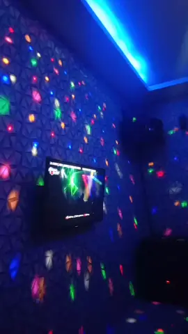 Room karaoke  #fypシ゚viral #fyppppppppppppppppppppppp #fypberanda #thegoldenfood #tentangkopi #cafehitz #party 