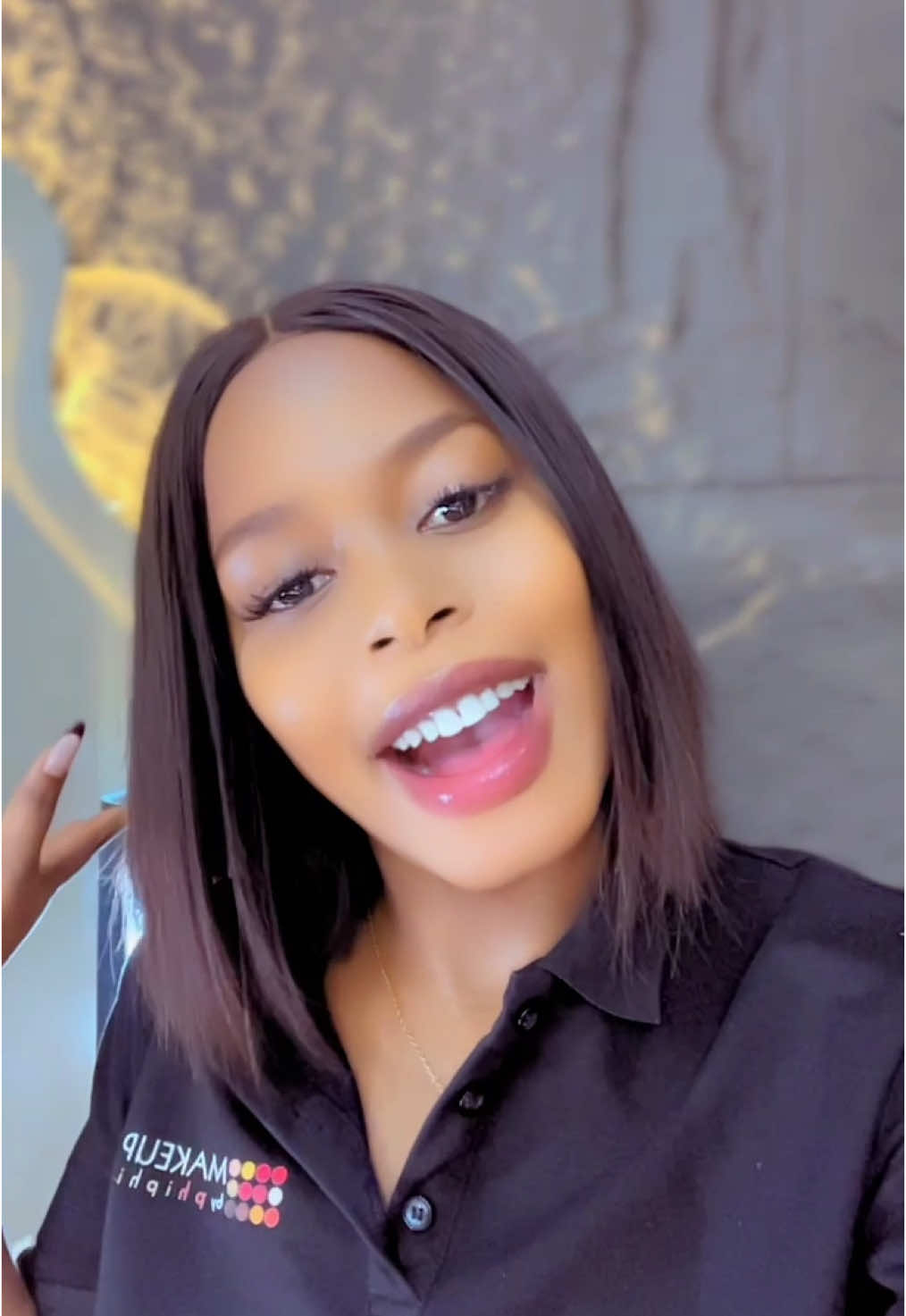 #🇺🇬ugandanmakeupartist #makeupbyphiphi #makeupbyphiphi2 #makeuptutorial #makeuplessons #makeupclass 