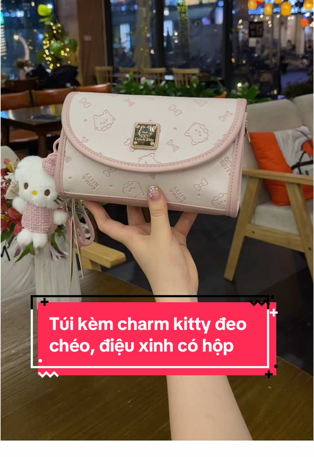 Túi xách nữ, túi kèm charm kitty xinh, dây đeo chéo căn chỉnh ngắn dài ngăn rộng size 20 😍 #tuixinh #tuihottrend #tuideocheo #reviewtuixach #tuithoitrang #tuixachnu #quatangbangai #tuidep #tuicamtay #tuiditiec #tuiparty #tuitangnguoiyeu #mieustore 