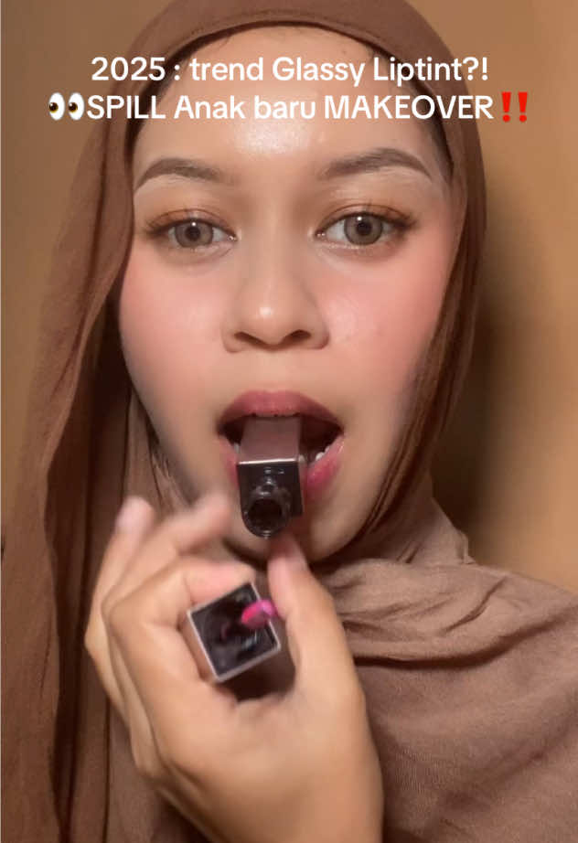 NEW SHADE‼️ Makeover glassy lip LACQUER X HIAN TJEN stain hingga 12 jam kalian wajib cobain sih🩷🩷 #liptint #makeover #liplacquer #makeoverid #liptintviral #hiantjen #makeup #lips #viralvideo #trend 