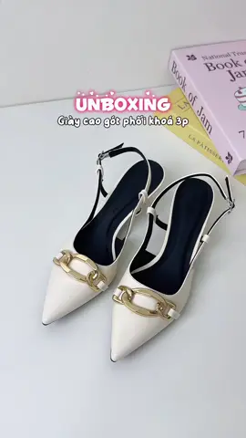 Đôi giày cao gót 3p nhẹ nhàng mà vẫn sang dành cho các chị em, đi hàng ngày hay đi chơi đều xinh lắm 💋💋 #unboxing #review #giaydepnu #giaydepxinh #giaycaogot #giayditiec 
