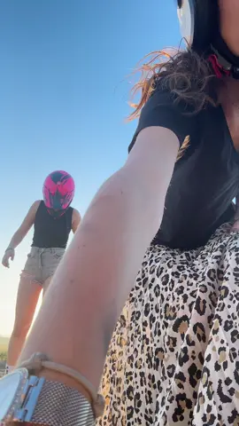 Good vibes #sunset #trend2025 #vibes #lefreak @🥥 