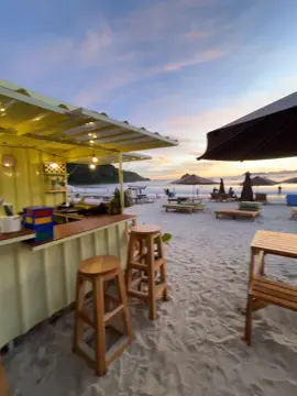 Tempat baru kita nih guys✨💖☀️🌊🏖️🏄‍♂️……. #lombok #lomboktiktok #pantai #tempatnongkrong 