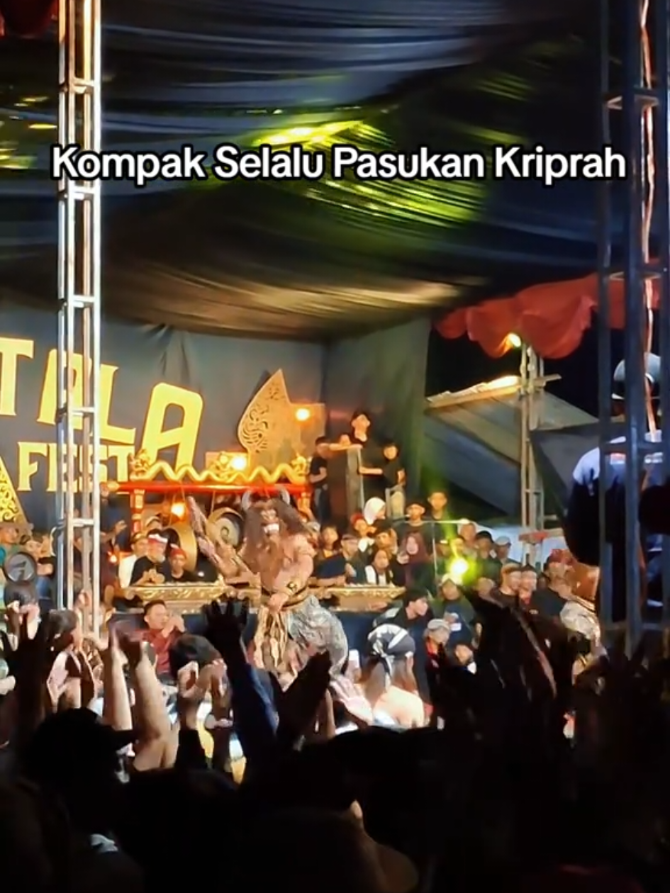 Menyala Abangku.. #wcb #kebogiro #warokan #waroksurup #warok #waroktemanggungan #jaranantemanggungan #jaranantemanggung #temanggung #temanggung24jam 