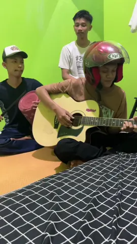 Surat cinta untuk Starla kresek plastik. #fyp #suratcintauntukstarla 