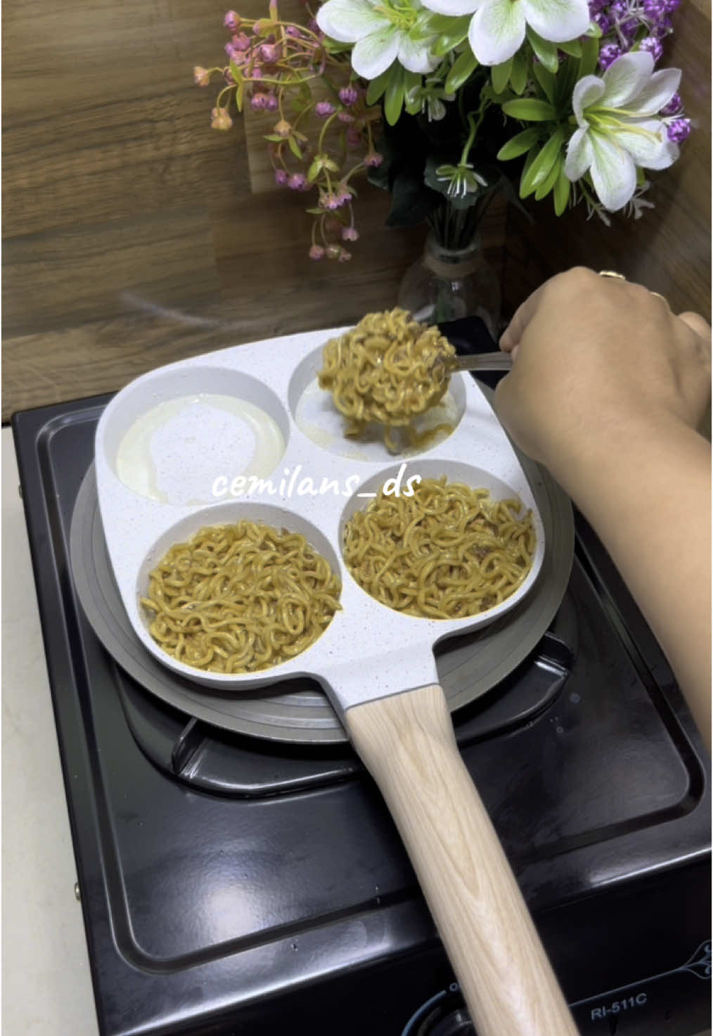 Rekomendasi cetakan 4 lubang #mietelur #telurmatasapi #ceploktelor 