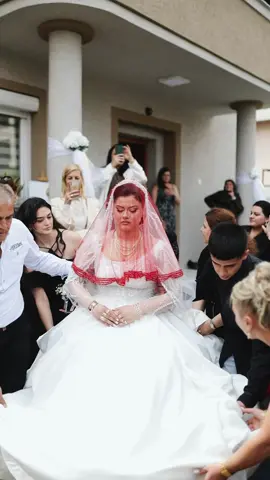 Emocion i pastër, Çaste që mbesin përgjithmonë 😍 #video #viralreels #viralvideos #share #insta #like #likes #follow #followforfollowback #reel #wedding #story #couple #style #Love #colorful #photoshoot #photographer #photos #show #trend