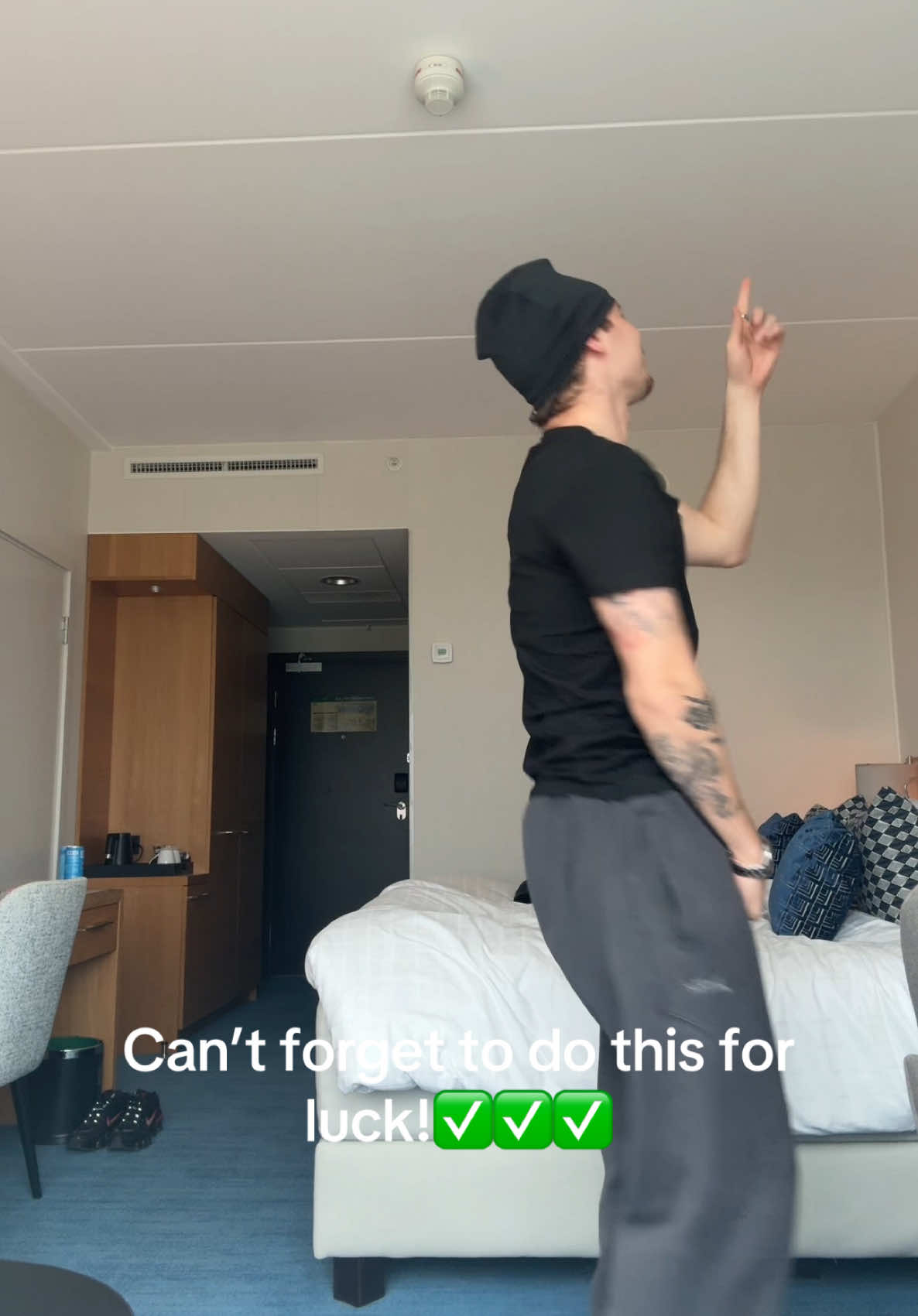 Hope this bring luck for me this month🤝🏼🤝🏼🤝🏼🤝🏼❤️✅✅