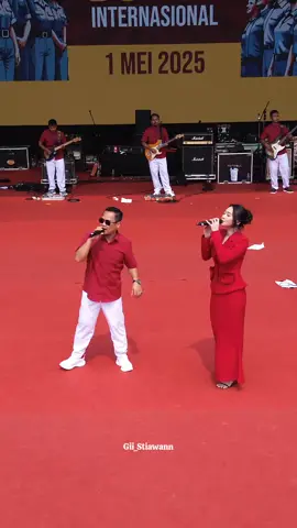 Difarina feat Cak Fendik#omadella #amcindonesia #haribukuinternasional #fyp #henyadella #masukberanda #monas #adella 
