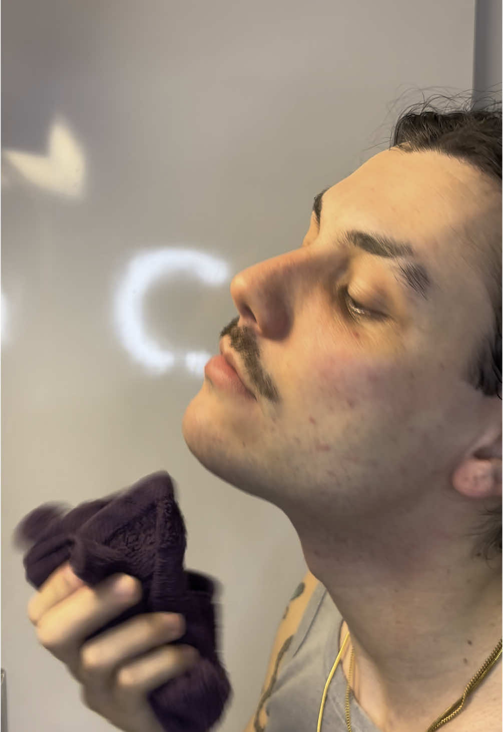 33/100 🩸 ASMR SHAVING  🪒 @Caveemcare  🌸💈 @Mirrorflex  #asmr #shaving #viral #fyp #beard #sounds #oddlysatisfying #relax #afeitado #barba #bigote #gentleman #barberkid #tattoos #shave #razor 